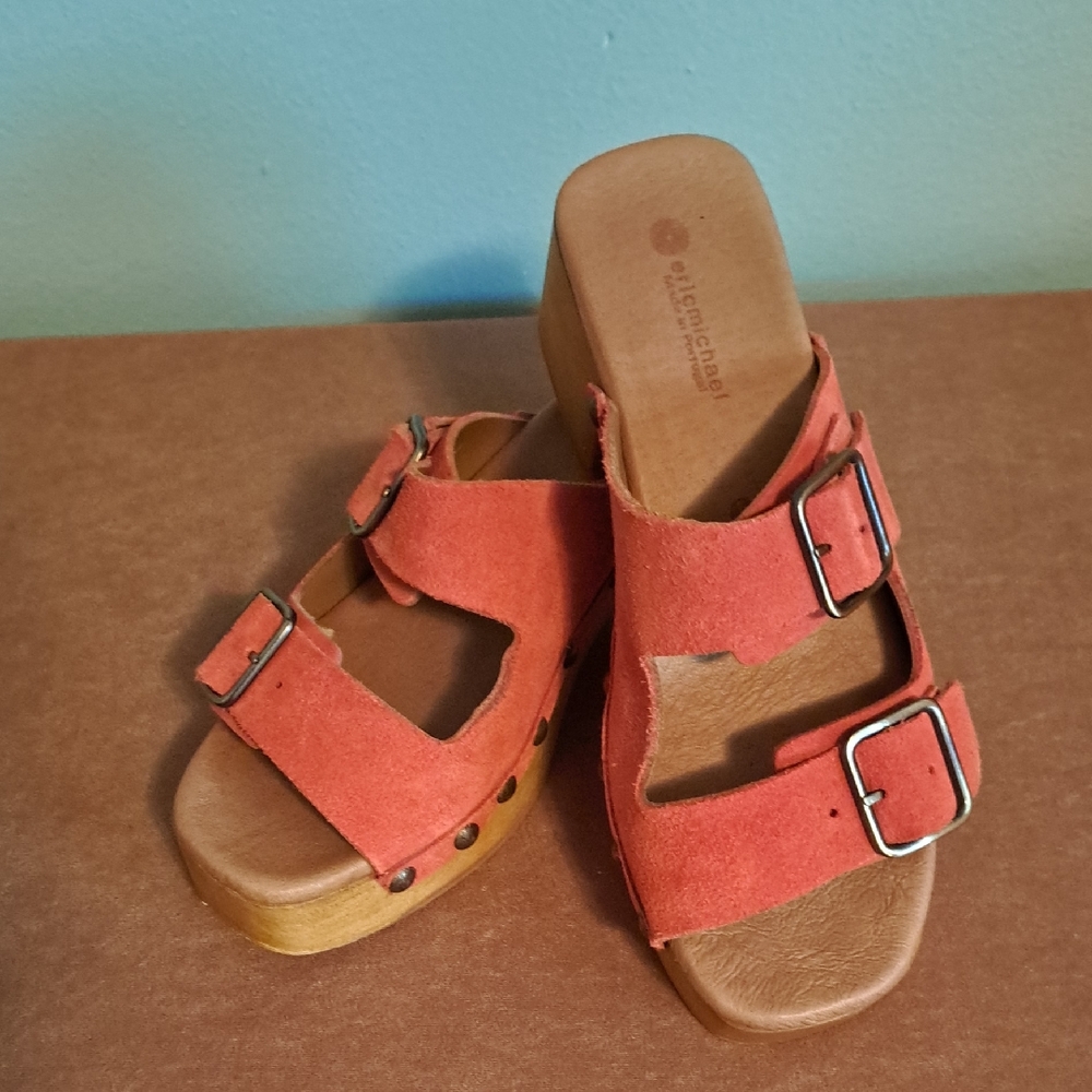 Eric Michael Chunky Suede Sandals Orange Strap Size 9